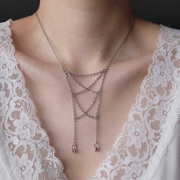 Gothic silver lace-up long chainmail necklace with a small silver chain - Picture 8 of 8